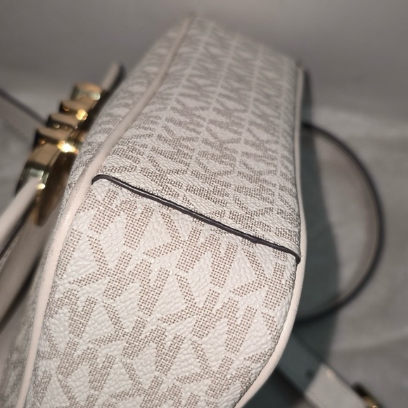 Michael Kors White and Gold Women's Bag NWOT - Picture 9 of 10